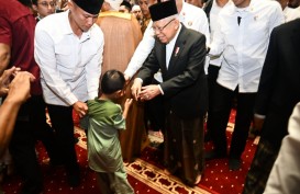 Wapres Maruf Salat Id dan Serahkan Sapi Kurban di Masjid Istiqlal