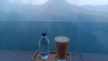 Menikmati Pemandangan Gunung Batur dari Cafe Terbesar di Asia Tenggara