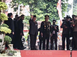 Prabowo Terima Bintang Bhayangkara Utama