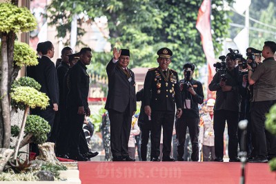 Prabowo Terima Bintang Bhayangkara Utama