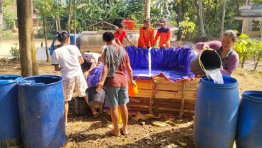 Memasuki Kemarau, Trenggalek Mulai Distribusikan Air Bersih ke Warga