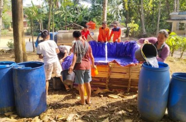 Memasuki Kemarau, Trenggalek Mulai Distribusikan Air Bersih ke Warga