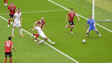 Hasil Euro 2024: Jual Beli Serangan, Polandia vs Austria Imbang pada Babak Pertama
