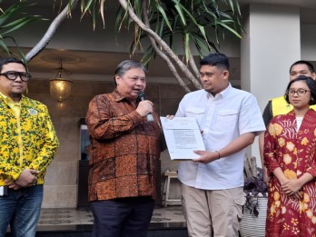 Airlangga Belum Putuskan Nasib Ridwan Kamil, Maju di Jakarta atau Jawa Barat?
