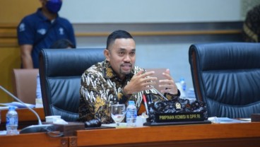 Ahmad Sahroni Lebih Pede Lawan Ridwan Kamil Ketimbang Anies di Pilgub DKI