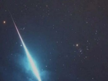 Meteor Jatuh Seperti di Depok Bisa Dilihat Hingga 27 Juni, Ini Jam Lintasannya