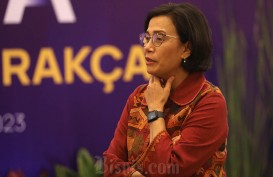 Di Depan Bos OJK, Sri Mulyani Curhat Tiap Hari Dapat SMS Pinjol