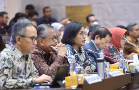 Sri Mulyani Todong Bos OJK: Literasi dan Inklusi Keuangan Harus 100%