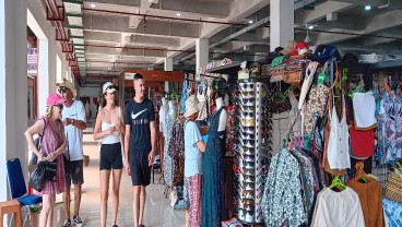 Berkah Depresiasi Rupiah, Turis Asing Bakal Getol Belanja di RI
