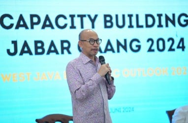 Bey Hadirkan Mantan Menkeu Kuliahi Kepala OPD dan Direktur BUMD