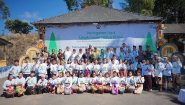 Peduli Kesehatan Lingkungan, Pegadaian Sebarkan Eco Enzyme di Danau Batur Bali