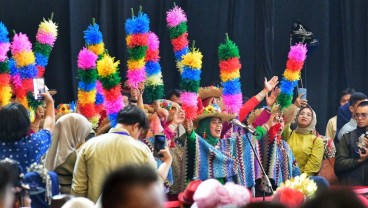 KKJ PKJB 2024: 27 Bupati Wali Kota Jadi Model Peragaan Wastra Khas Jabar
