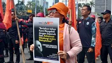 Badai PHK, Demo Buruh Desak Jokowi Lindungi Industri Lokal