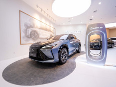 Lexus Mulai Kerek Harga, Imbas Pelemahan Rupiah