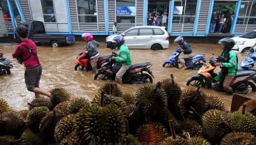 Hujan Deras Sabtu 6 Juli 2024, BPBD Catat 42 RT di Jakarta Terendam Banjir