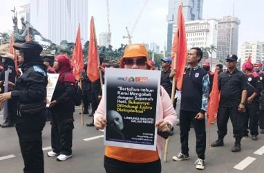 Demo Buruh Bergemuruh, dari Soal PHK hingga Tolak Cipta Kerja