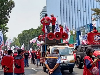 Buruh Demo Lagi di Jakarta, Lalin Menuju Kawasan Patung Kuda Ditutup