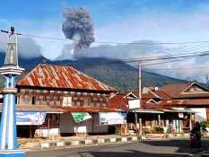 Gunung Marapi Sumbar Erupsi, Ketinggian Abu Mencapai 1.000 Meter