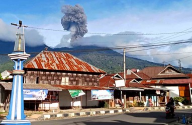 Gunung Marapi Sumbar Erupsi, Ketinggian Abu Mencapai 1.000 Meter