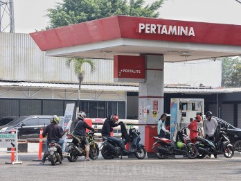 Pembelian BBM Subsidi Mau Dibatasi, Airlangga Pastikan Harga Tak Naik