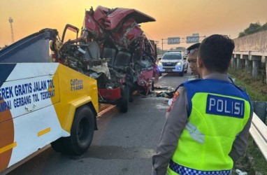 Elf Tabrak Truk di Tol Solo Ngawi, Sopir Diduga Mengantuk