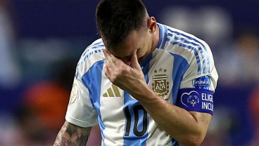 Hasil Argentina vs Kolombia: Ini Foto-foto Messi Menangis Setelah Diganti