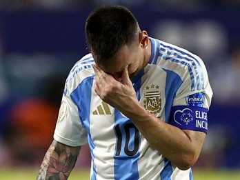 Hasil Argentina vs Kolombia: Ini Foto-foto Messi Menangis Setelah Diganti