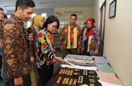 Indag Jabar Dan Dekranasda Luncurkan Layanan Batik di Tasikmalaya