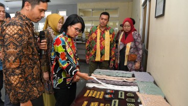 Indag Jabar Dan Dekranasda Luncurkan Layanan Batik di Tasikmalaya