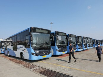 Halte Velodrome Tutup Imbas Proyek LRT, Transjakarta Sesuaikan Titik Pemberhentian