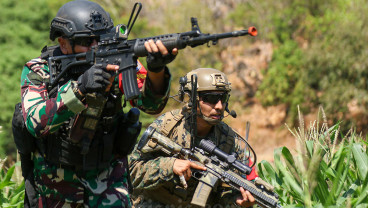 Latihan Bersama Platoon Exchange Marinir dan USMC