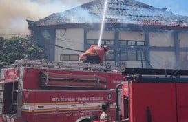 Kebakaran Gedung di Universitas Udayana, Tujuh Armada Padamkan Jago Merah