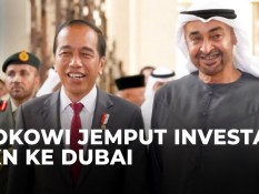 Momen Jokowi Disambut Pelukan Hangat MBZ Saat Tiba di Abu Dhabi