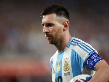 Cedera di Copa America 2024, Messi Nonton Inter Miami Pakai Sepatu Ortopedi