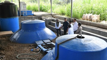 Bey Machmudin Resmikan PLTS - Biogas Kuningan