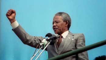 8 Cara Berani Nelson Mandela Mengubah Dunia