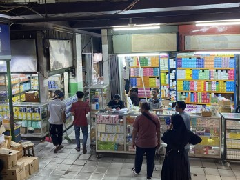 Pasar Obat Murah Pramuka di Pusaran Sengkarut Bahan Baku Industri Farmasi