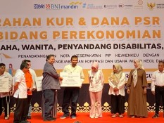 Kemenko Perekonomian Serahkan KUR Senilai Rp18,97 Miliar di Sumsel