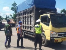 Ratusan Truk Logistik Melebihi Beban Tonase Ditilang