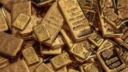 Harga Emas Naik Dipicu Melemahnya Dolar AS Jelang Rilis Data Ekonomi Pekan Ini