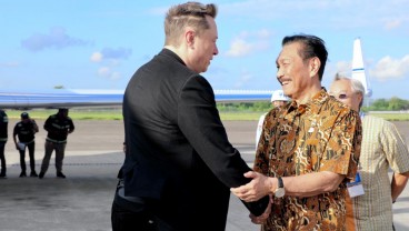 Luhut Segera Bertemu Elon Musk Dalam Waktu Dekat, Bahas Investasi?