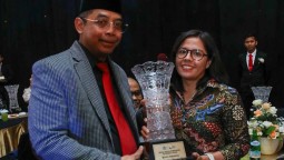 Konsisten Dukung Reformasi Pajak, Bisnis Indonesia Raih Penghargaan dari Ditjen Pajak Kemenkeu