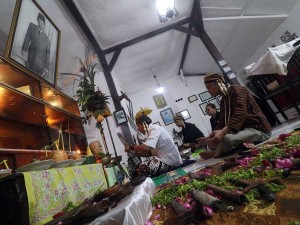 Ritual Jamasan Pusaka Bung Karno di Kediri