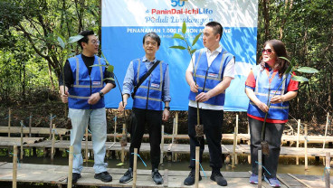 Panin Dai-ichi Life Tanam 1.000 Pohon Bakau Bersama Karyawan dan Tenaga Pemasar