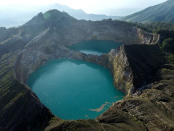 Gunung Kelimutu Berstatus Waspada Usai Temperatur Kawah Meningkat