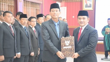 Maju di Pilkada Majalengka, Jabatan Eman Suherman Digantikan Aeron Randi