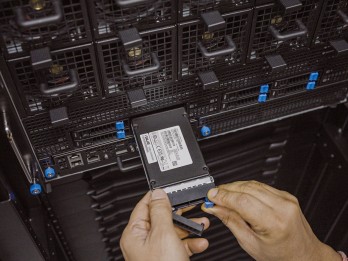 Anak Usaha BREN Sasar Data Center: Permintaan Energinya Akan Terus Naik