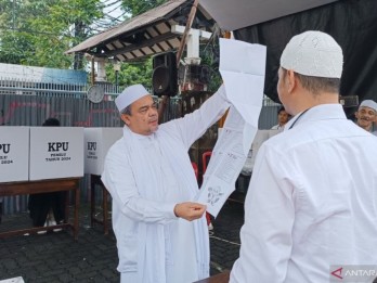 Dua Elite Gerindra Temui Rizieq Shihab, Tanda Rekonsiliasi dengan Prabowo?