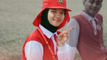 Maulia Permata Putri Jadi Pembawa Baki Bendera Upacara HUT ke-79 RI