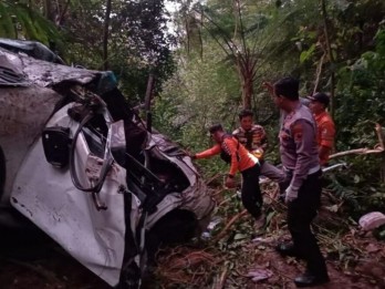 Fortuner Terjun di Jurang Wonosobo, Empat Orang Tewas